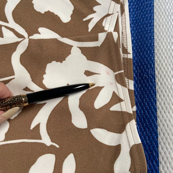 Melloday Large Tan\White Pullover Scoop-Neck - Picture 4 of 7